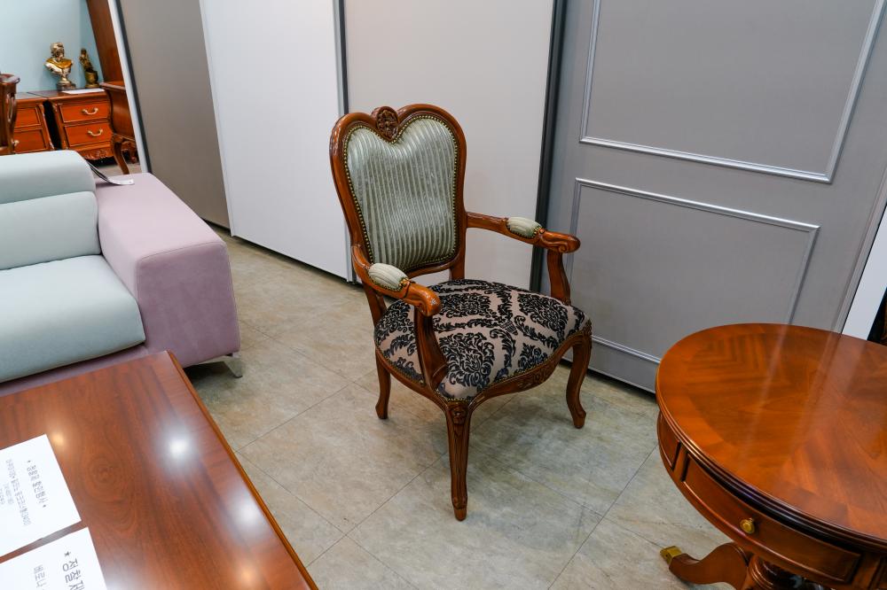 엔틱 원목 2인 식탁 세트