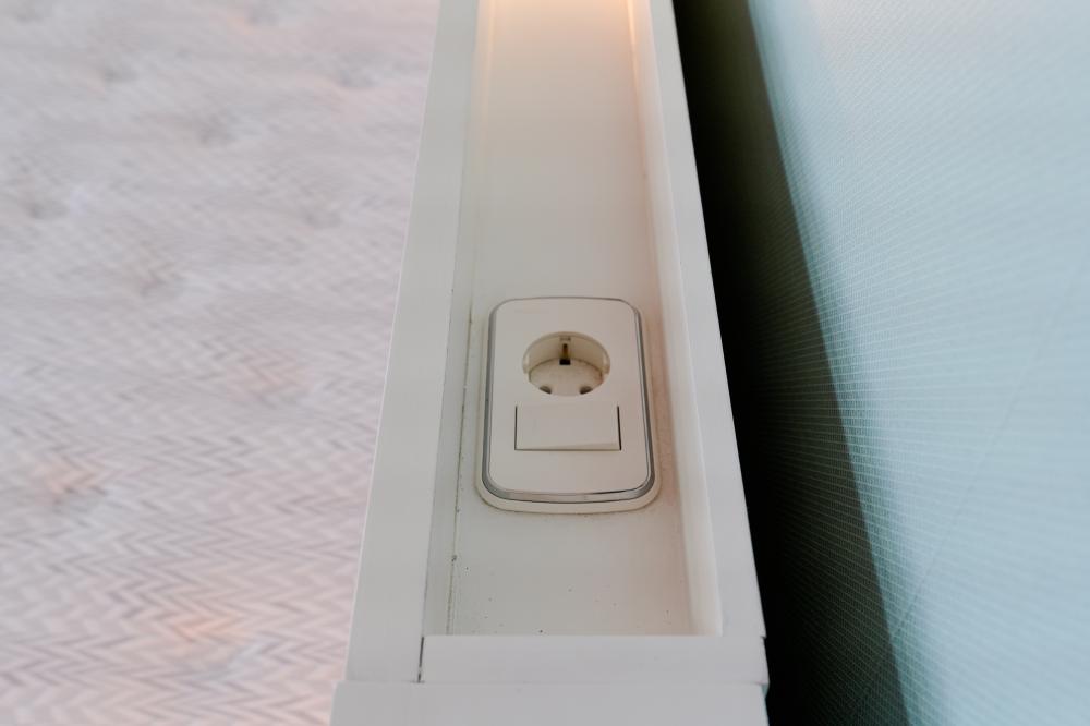 화이트 원목 호텔 침대