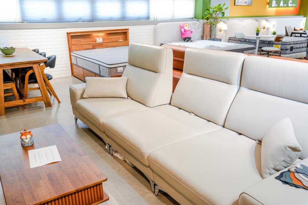 화이트 스윙 가죽소파