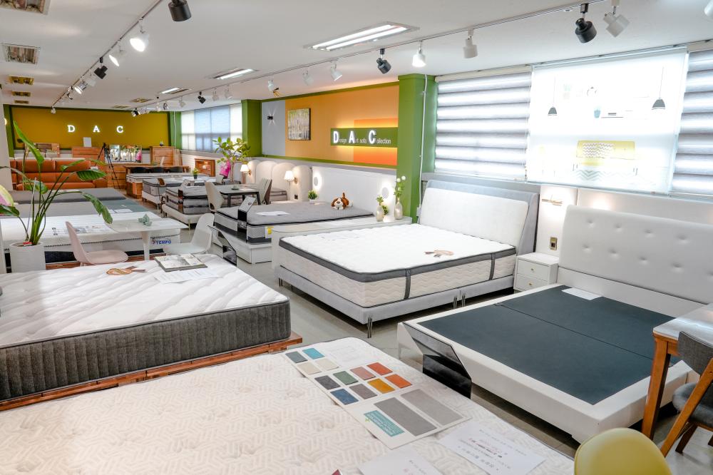 그레이 화이트 패브릭 침대