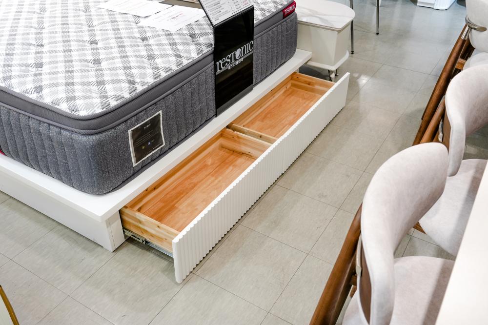 화이트 원목 호텔 침대